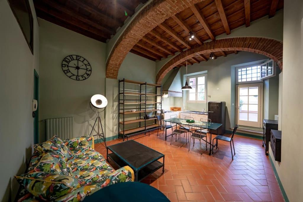 Ferienwohnung Raffinato Trilocale San Frediano Florenz Exterior foto