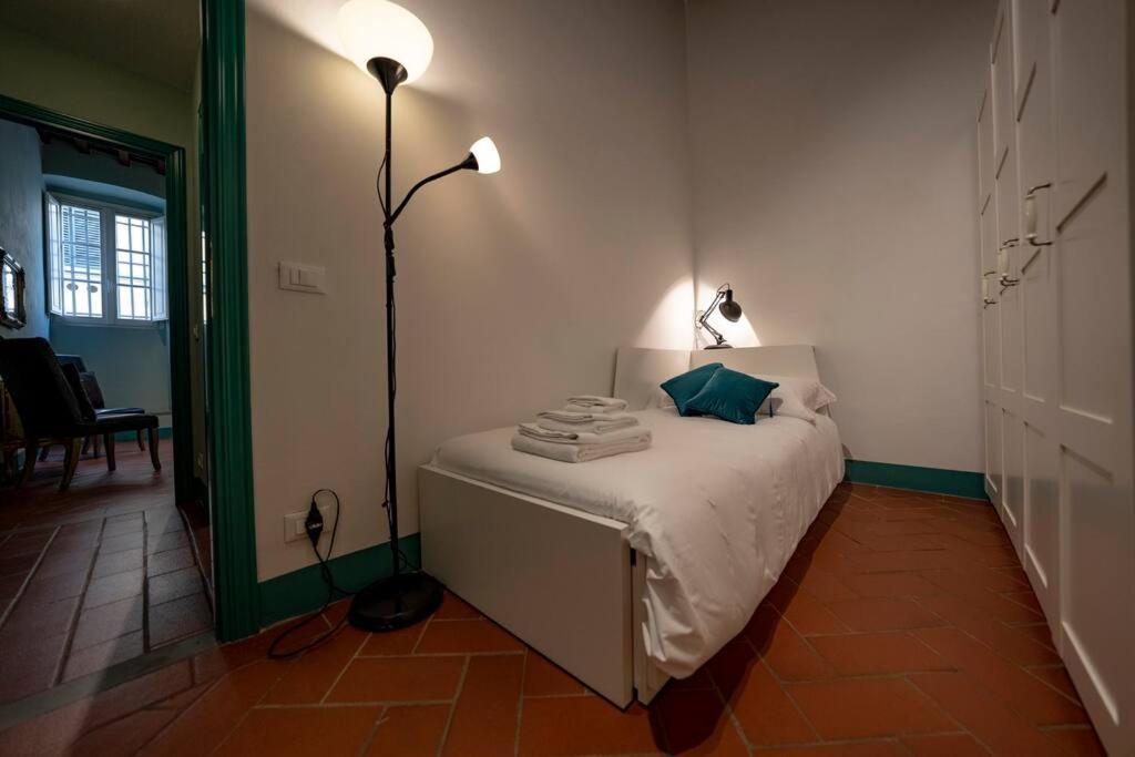 Ferienwohnung Raffinato Trilocale San Frediano Florenz Exterior foto
